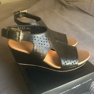 Dr. Scholls black wedge sandals